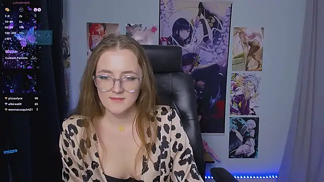 luna berryy online show from December 22, 2024, 1:55 am