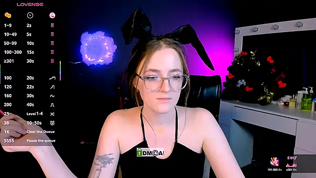 luna berryy online show from February 22, 2025, 2:39 am