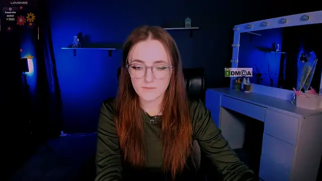 luna berryy online show from March 10, 2025, 8:34 pm