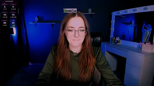 luna berryy online show from March 10, 2025, 11:38 pm