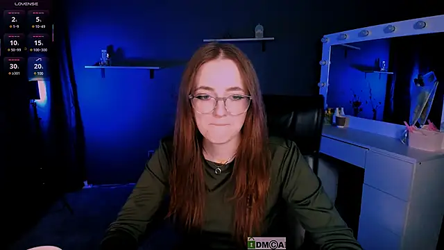 luna berryy online show from March 11, 2025, 5:49 am