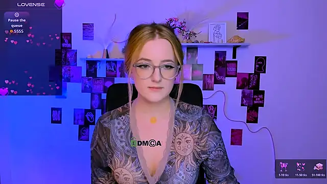 luna berryy online show from February 25, 2026, 9:35 pm