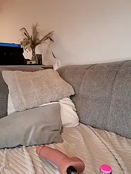 Secret couple  online show from October 20, 2025, 5:52 am