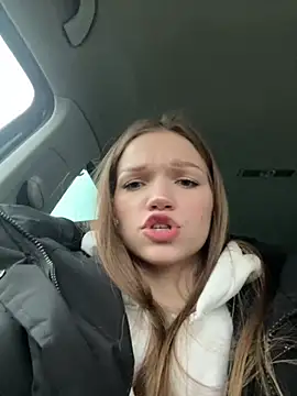 KitteCat online show from December 20, 2024, 8:28 am