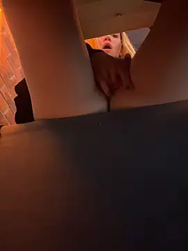 KitteCat online show from October 18, 2025, 9:54 am