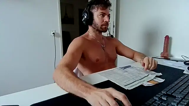 alpha-hunk online show from March 12, 2026, 7:36 am