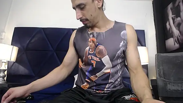 Sr Magnus  online show from February 13, 2025, 6:48 pm