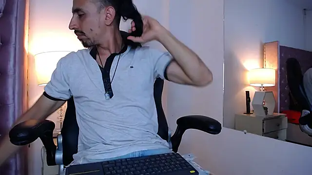 Sr Magnus  online show from October 21, 2025, 8:04 am