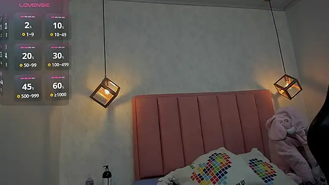 MAYROBERTSS online show from February 4, 2025, 12:11 pm