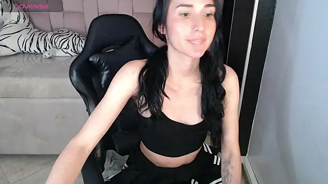 Snapshot of jesi_daniels_b chatting on December 10, 2024, 10:47 pm jesi daniels b online show from December 10, 2024, 10:47 pm