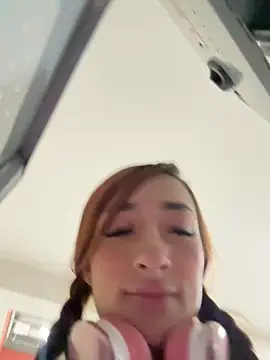 Snapshot of ariiel_ chatting on February 22, 2025, 12:16 am ariiel online show from February 22, 2025, 12:16 am