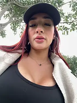 ariiel  online show from December 17, 2025, 4:13 pm