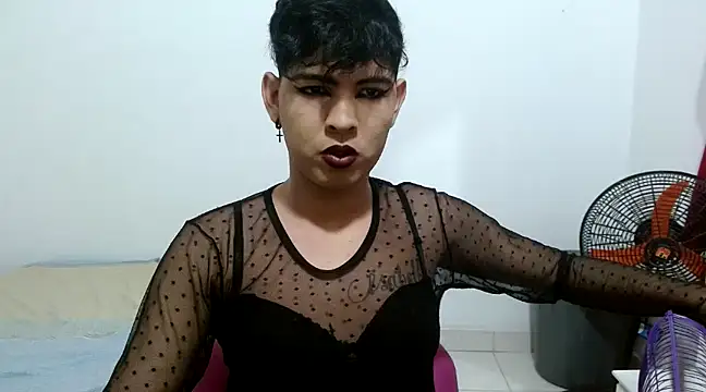 Snapshot of estefania224 chatting on February 21, 2025, 7:34 am estefania224 online show from February 21, 2025, 7:34 am