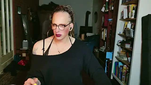 MaxiEmily online show from October 25, 2025, 12:51 am