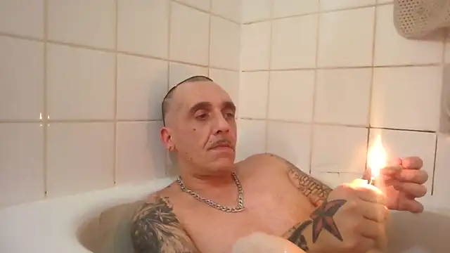 CandiedPompano online show from October 1, 2025, 4:18 am