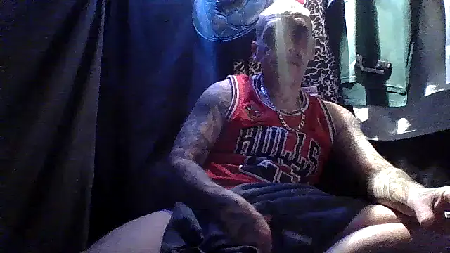 CandiedPompano online show from October 9, 2025, 6:11 am