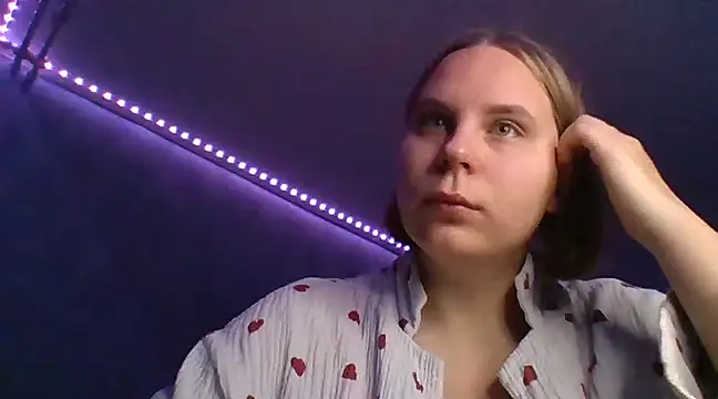 Snapshot of Thalia__Star chatting on December 12, 2024, 5:20 am Thalia Star online show from December 12, 2024, 5:20 am