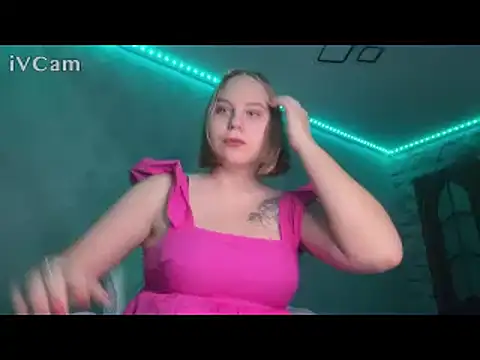 Snapshot of Thalia__Star chatting on December 18, 2024, 5:15 am Thalia Star online show from December 18, 2024, 5:15 am