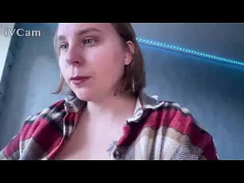 Snapshot of Thalia__Star chatting on December 18, 2024, 8:20 am Thalia Star online show from December 18, 2024, 8:20 am