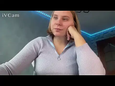 Snapshot of Thalia__Star chatting on December 22, 2024, 10:49 am Thalia Star online show from December 22, 2024, 10:49 am