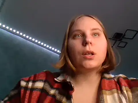 Snapshot of Thalia__Star chatting on January 3, 2025, 3:01 pm Thalia Star online show from January 3, 2025, 3:01 pm