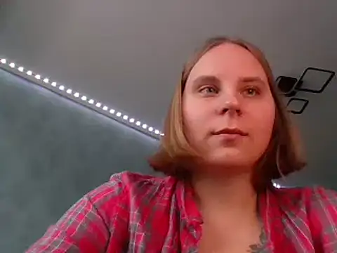 Snapshot of Thalia__Star chatting on January 6, 2025, 12:13 pm Thalia Star online show from January 6, 2025, 12:13 pm