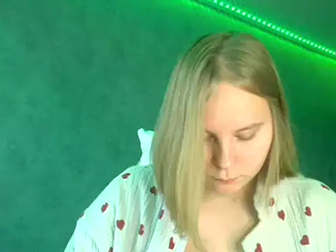 Snapshot of Thalia__Star chatting on January 10, 2025, 12:04 pm Thalia Star online show from January 10, 2025, 12:04 pm