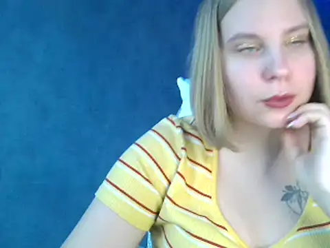 Snapshot of Thalia__Star chatting on January 11, 2025, 12:07 pm Thalia Star online show from January 11, 2025, 12:07 pm