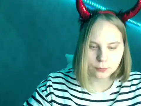 Snapshot of Thalia__Star chatting on January 19, 2025, 3:21 pm Thalia Star online show from January 19, 2025, 3:21 pm