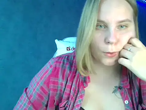 Snapshot of Thalia__Star chatting on January 22, 2025, 11:01 am Thalia Star online show from January 22, 2025, 11:01 am