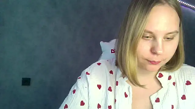 Snapshot of Thalia__Star chatting on February 4, 2025, 2:43 pm Thalia Star online show from February 4, 2025, 2:43 pm