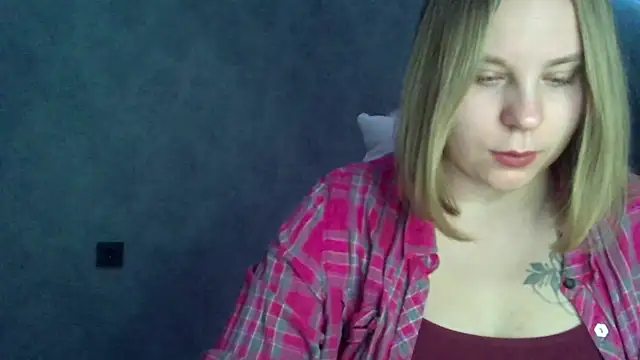 Snapshot of Thalia__Star chatting on February 5, 2025, 4:48 am Thalia Star online show from February 5, 2025, 4:48 am