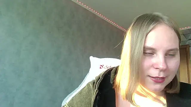 Snapshot of Thalia__Star chatting on February 8, 2025, 2:16 pm Thalia Star online show from February 8, 2025, 2:16 pm