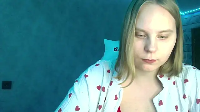 Snapshot of Thalia__Star chatting on February 9, 2025, 2:50 pm Thalia Star online show from February 9, 2025, 2:50 pm