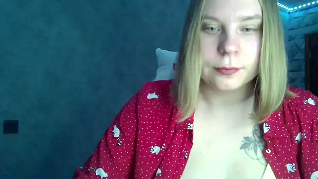 Snapshot of Thalia__Star chatting on February 11, 2025, 5:05 am Thalia Star online show from February 11, 2025, 5:05 am