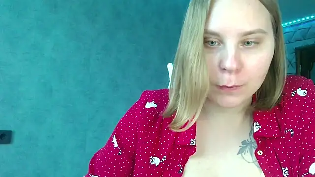 Snapshot of Thalia__Star chatting on February 11, 2025, 8:15 am Thalia Star online show from February 11, 2025, 8:15 am