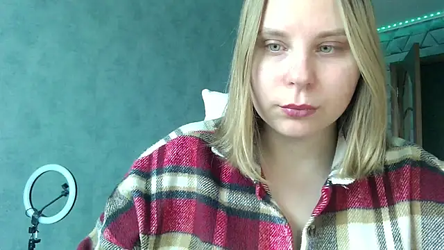 Snapshot of Thalia__Star chatting on February 15, 2025, 11:06 am Thalia Star online show from February 15, 2025, 11:06 am