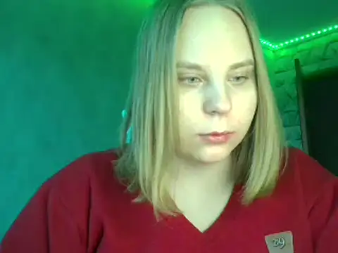 Snapshot of Thalia__Star chatting on February 23, 2025, 5:23 am Thalia Star online show from February 23, 2025, 5:23 am