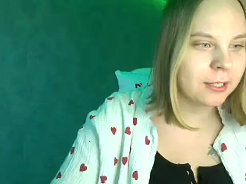 Snapshot of Thalia__Star chatting on March 1, 2025, 5:31 am Thalia Star online show from March 1, 2025, 5:31 am