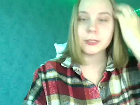 Snapshot of Thalia__Star chatting on March 4, 2025, 8:57 am Thalia Star online show from March 4, 2025, 8:57 am