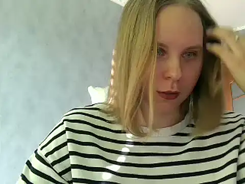 Snapshot of Thalia__Star chatting on March 7, 2025, 12:34 pm Thalia Star online show from March 7, 2025, 12:34 pm