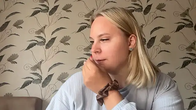 Snapshot of Thalia__Star chatting on September 26, 2025, 10:19 am Thalia Star online show from September 26, 2025, 10:19 am