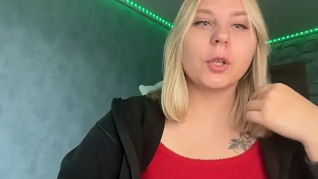 Snapshot of Thalia__Star chatting on October 3, 2025, 10:56 am Thalia Star online show from October 3, 2025, 10:56 am