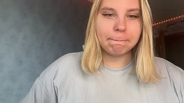 Snapshot of Thalia__Star chatting on October 21, 2025, 9:21 am Thalia Star online show from October 21, 2025, 9:21 am