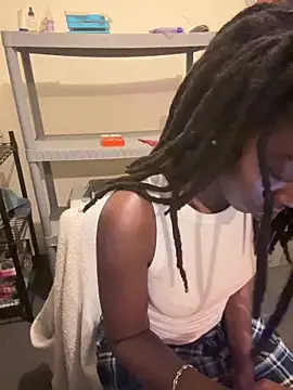 Snapshot of choclatepeaach chatting on November 4, 2025, 8:57 am choclatepeaach online show from November 4, 2025, 8:57 am