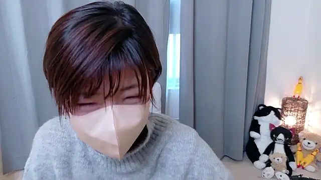 Risa 06 online show from February 15, 2026, 5:37 am