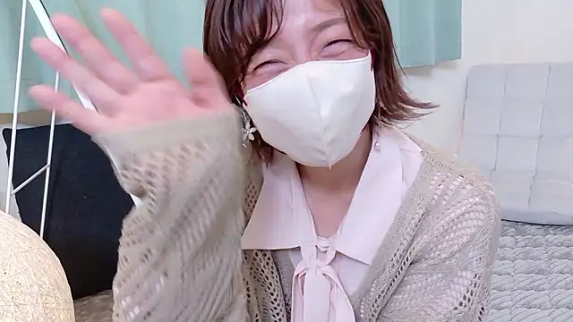 Risa 06 online show from May 15, 2026, 1:07 pm