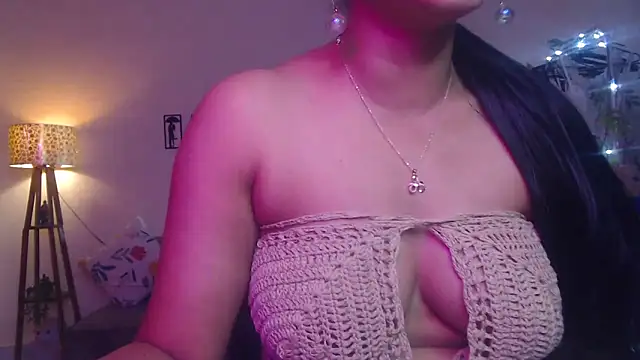 Zonayesha online show from November 10, 2025, 2:05 pm