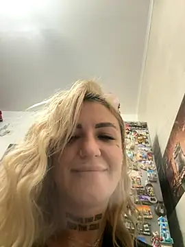 Snapshot of MazeSin chatting on November 1, 2025, 4:03 am MazeSin online show from November 1, 2025, 4:03 am