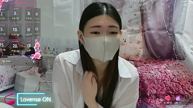 Snapshot of -REIREI- chatting on December 7, 2024, 10:39 pm -REIREI- online show from December 7, 2024, 10:39 pm